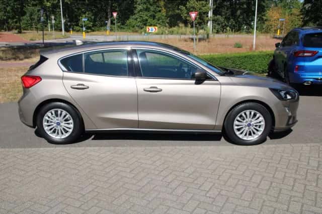Ford Focus (2019) thumbnail 4