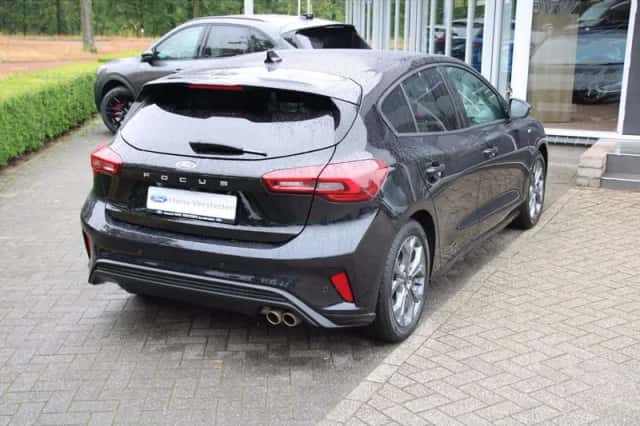 Ford Focus (2024) thumbnail 5