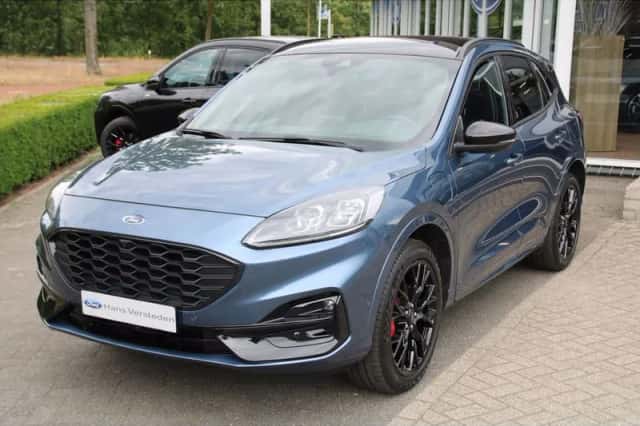 Ford Kuga (2023) thumbnail 2