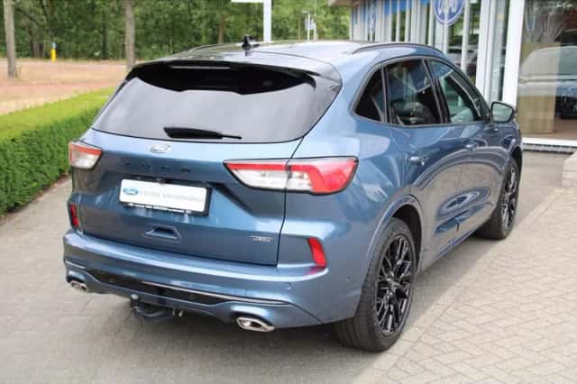 Ford Kuga (2023) thumbnail 5