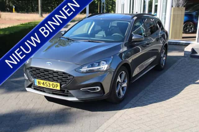 Ford Focus (2020) thumbnail 1