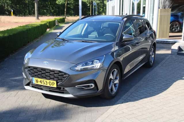 Ford Focus (2020) thumbnail 2