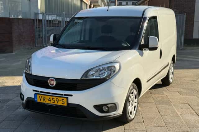Fiat Doblò (2015) thumbnail 1
