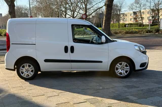 Fiat Doblò (2015) thumbnail 4