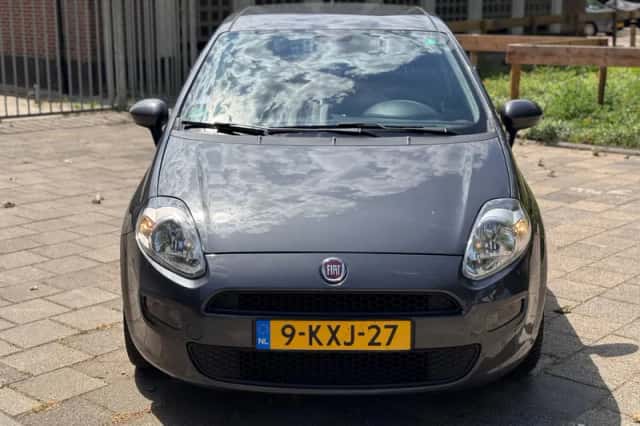 Fiat Punto (2013) thumbnail 2