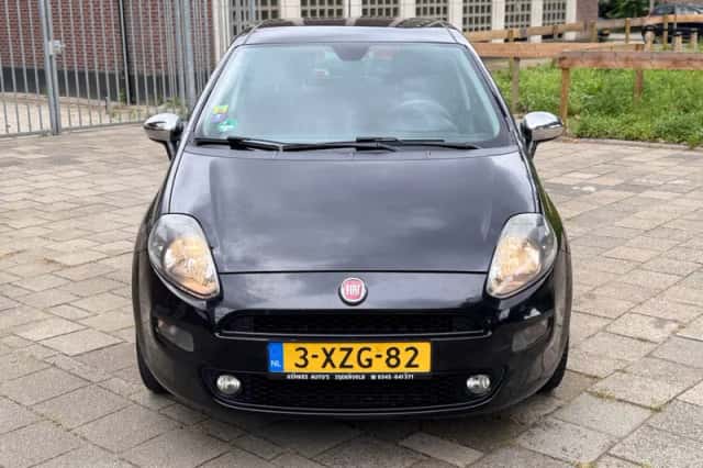 Fiat Punto (2014) thumbnail 2