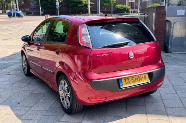 Fiat Punto (2011) thumbnail 4