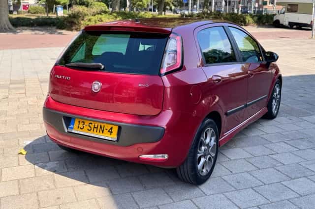 Fiat Punto (2011) thumbnail 6