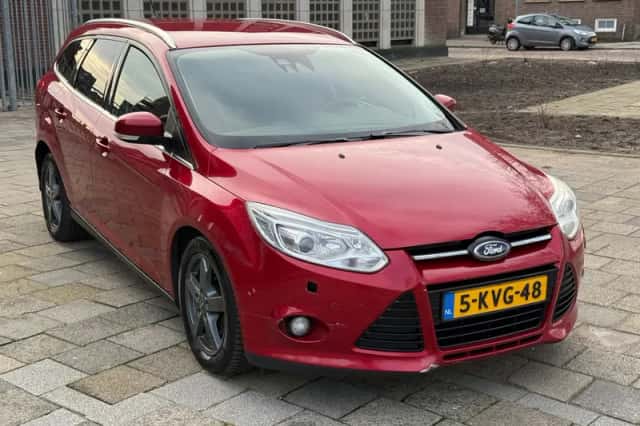 Ford Focus (2013) thumbnail 3