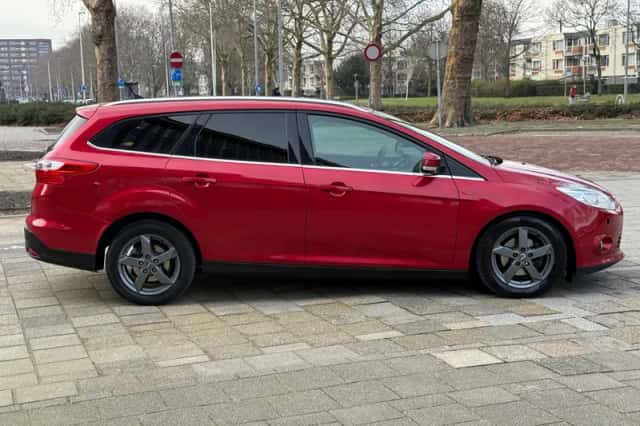 Ford Focus (2013) thumbnail 4