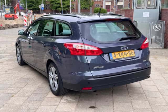 Ford Focus (2014) thumbnail 4