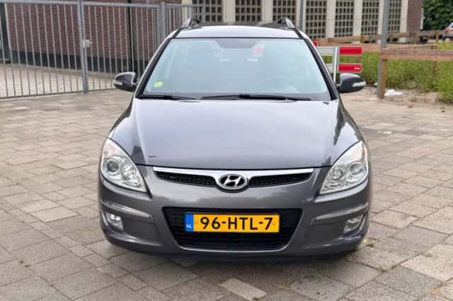 Hyundai i30 (2009) thumbnail 2