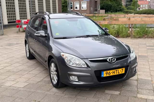 Hyundai i30 (2009) thumbnail 3