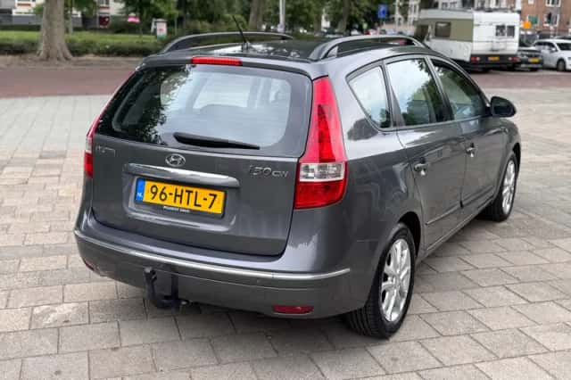 Hyundai i30 (2009) thumbnail 4