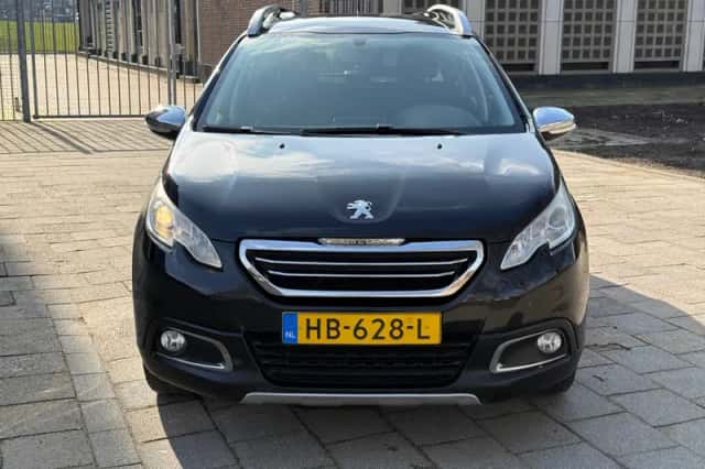 Peugeot 2008 (2015) thumbnail 2