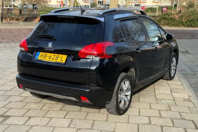 Peugeot 2008 (2015) thumbnail 6