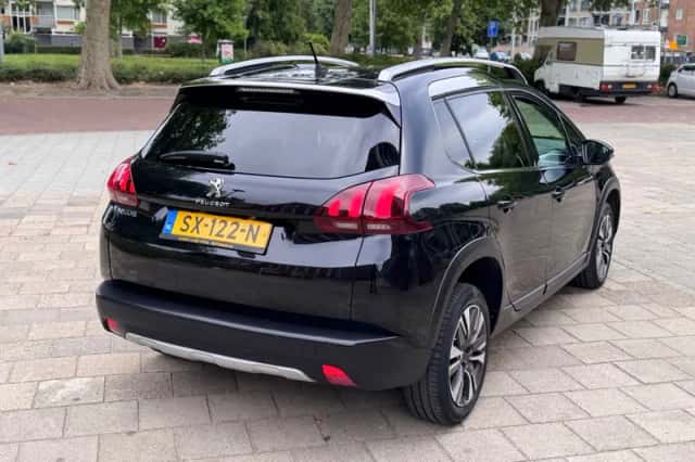 Peugeot 2008 (2018) thumbnail 4