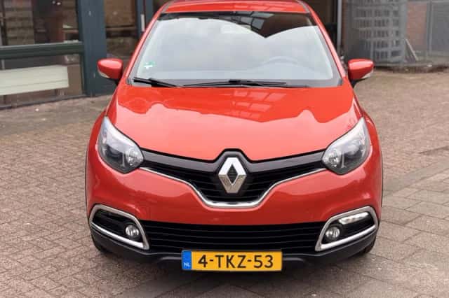 Renault Captur (2014) thumbnail 2