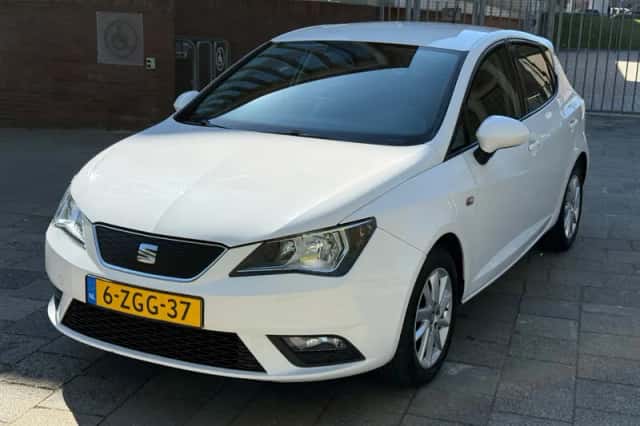 SEAT Ibiza (2015) thumbnail 1