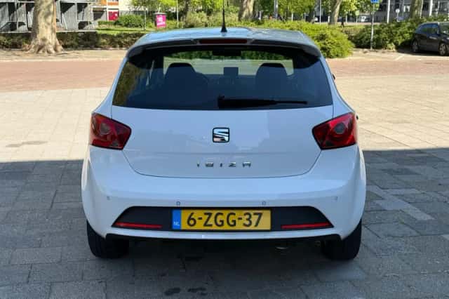 SEAT Ibiza (2015) thumbnail 6