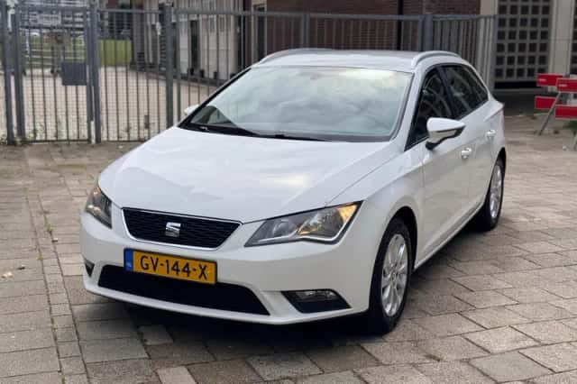 SEAT Leon (2015) thumbnail 1