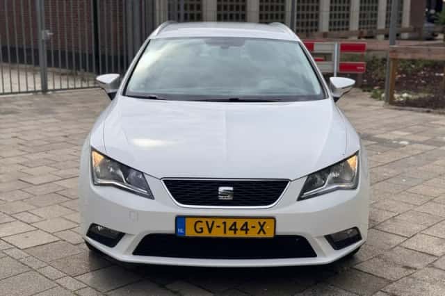SEAT Leon (2015) thumbnail 2