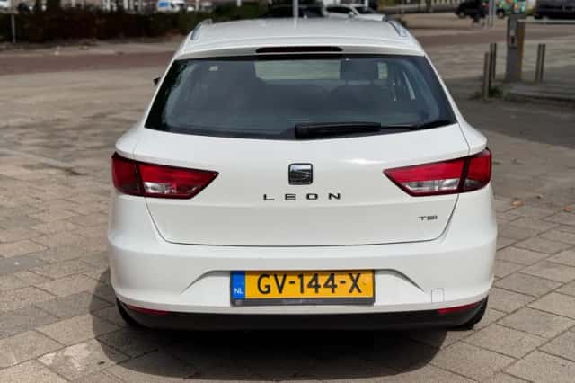 SEAT Leon (2015) thumbnail 5