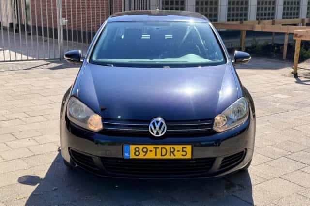 Volkswagen Golf (2012) thumbnail 2