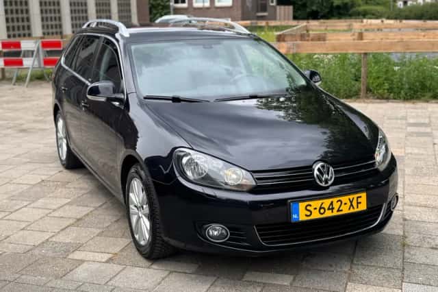 Volkswagen Golf (2012) thumbnail 3