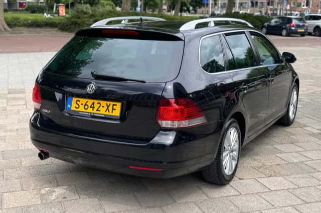 Volkswagen Golf (2012) thumbnail 4