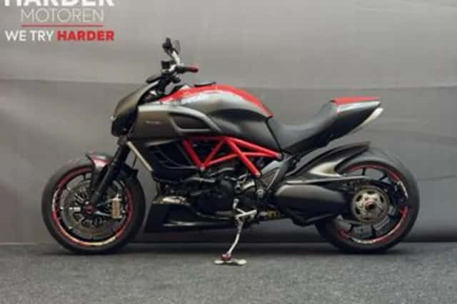 DUCATI DIAVEL (2012) thumbnail 3