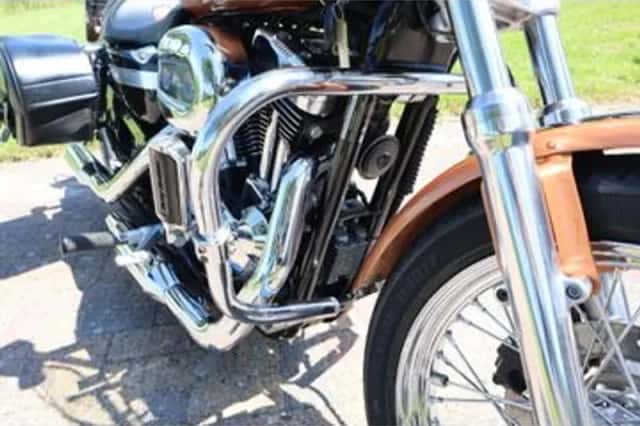 HARLEY-DAVIDSON SPORTSTER (2008) thumbnail 3