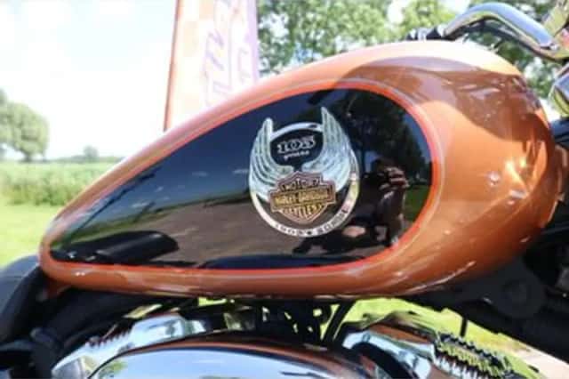 HARLEY-DAVIDSON SPORTSTER (2008) thumbnail 5