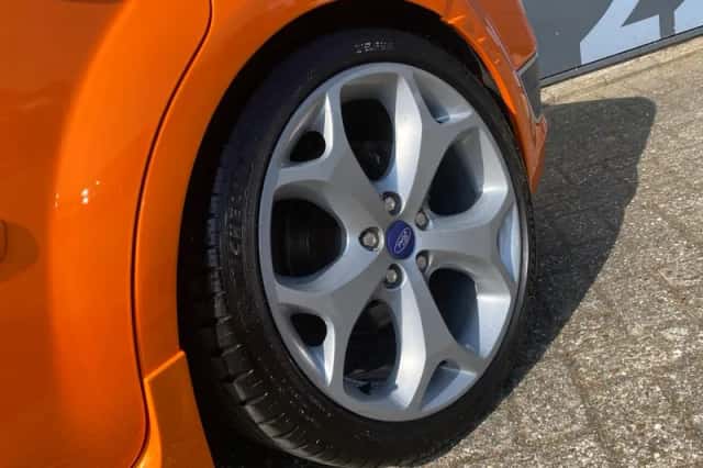 Ford Focus (2007) thumbnail 2