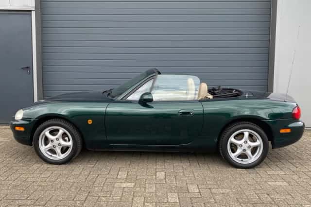 Mazda MX-5 (2000) thumbnail 2