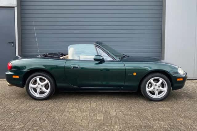Mazda MX-5 (2000) thumbnail 5