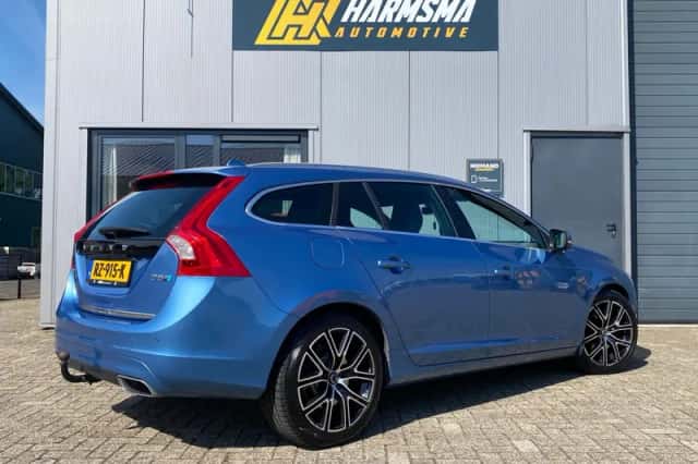 Volvo V60 (2016) thumbnail 5