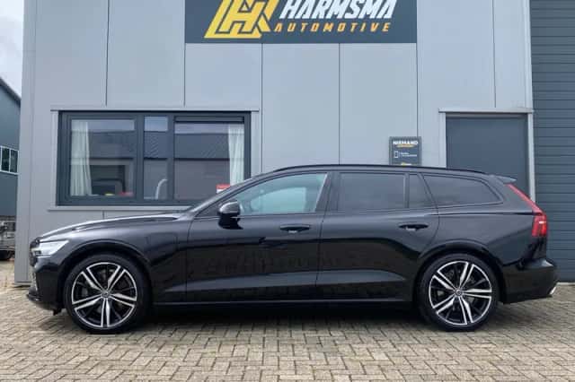 Volvo V60 (2022) thumbnail 2