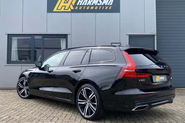 Volvo V60 (2022) thumbnail 3