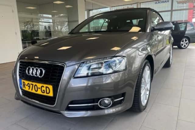 Audi Cabriolet (2011) thumbnail 2