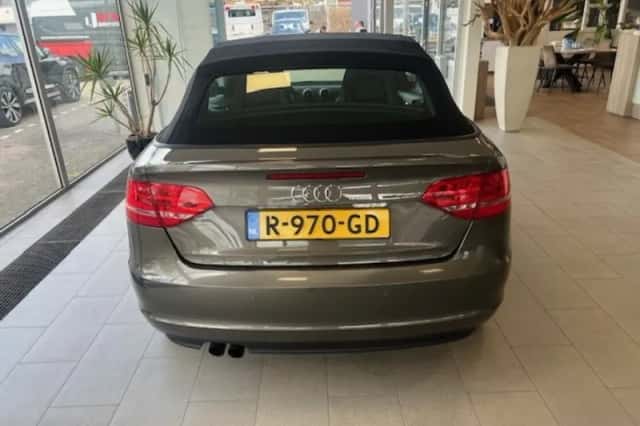 Audi Cabriolet (2011) thumbnail 4