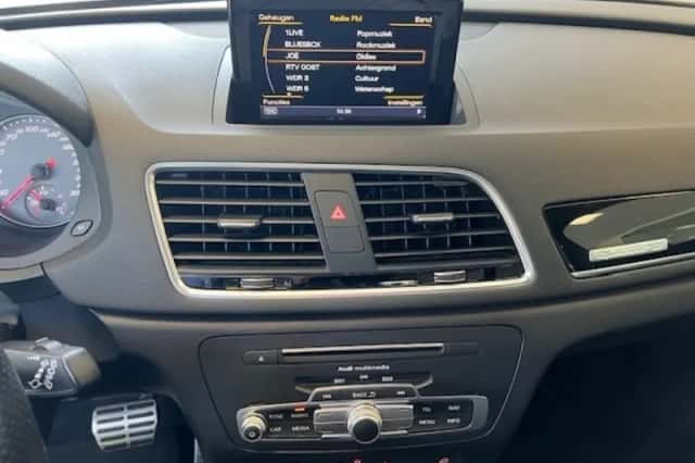 Audi Q3 (2015) thumbnail 101