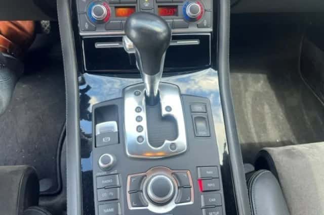 Audi S8 (2006) thumbnail 101