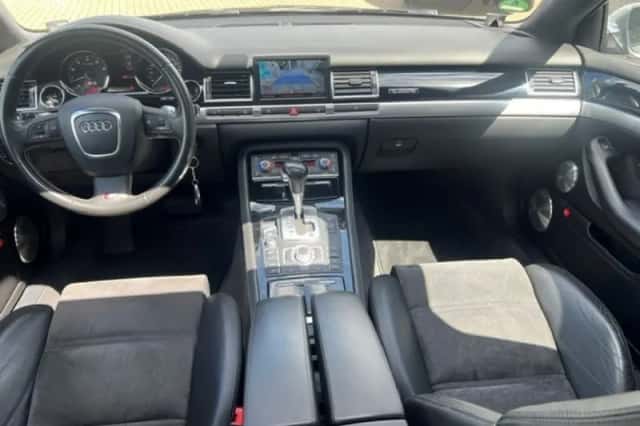 Audi S8 (2006) thumbnail 89