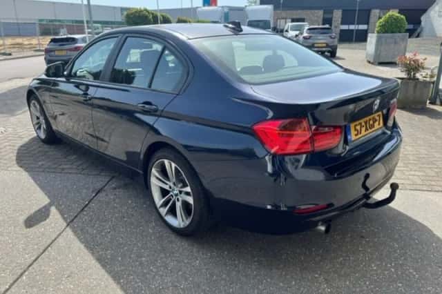 BMW 3-Serie (2012) thumbnail 4