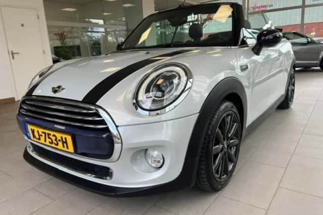 MINI Cabrio (2016) thumbnail 2