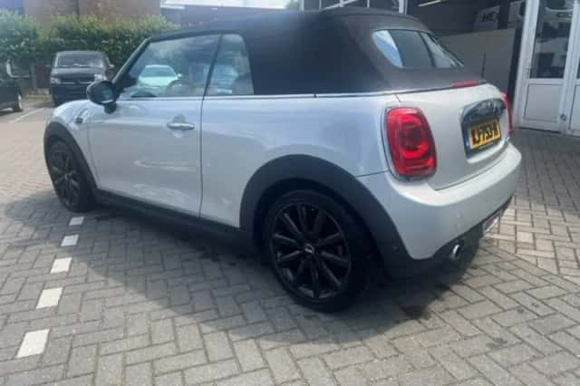 MINI Cabrio (2016) thumbnail 3