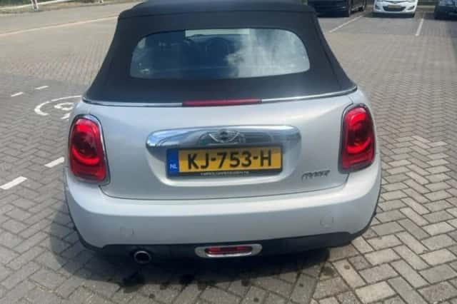 MINI Cabrio (2016) thumbnail 4