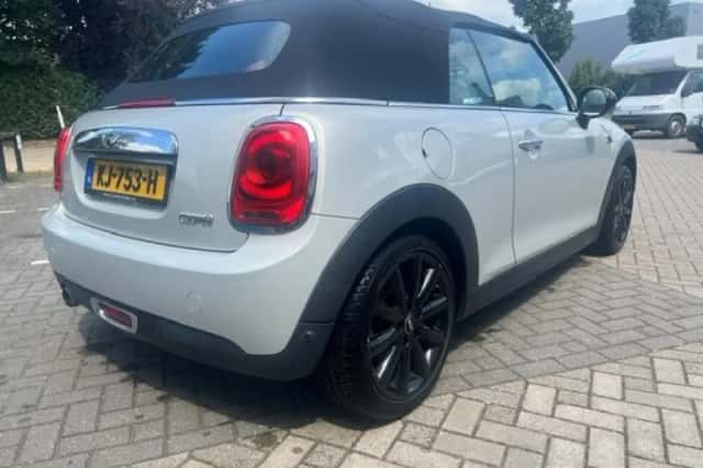 MINI Cabrio (2016) thumbnail 5