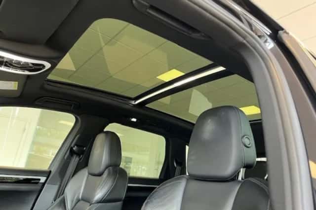 Porsche Cayenne (2015) thumbnail 104